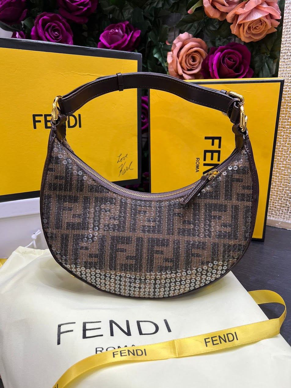 Fendi Roma Cafe Logo FENDI Piel