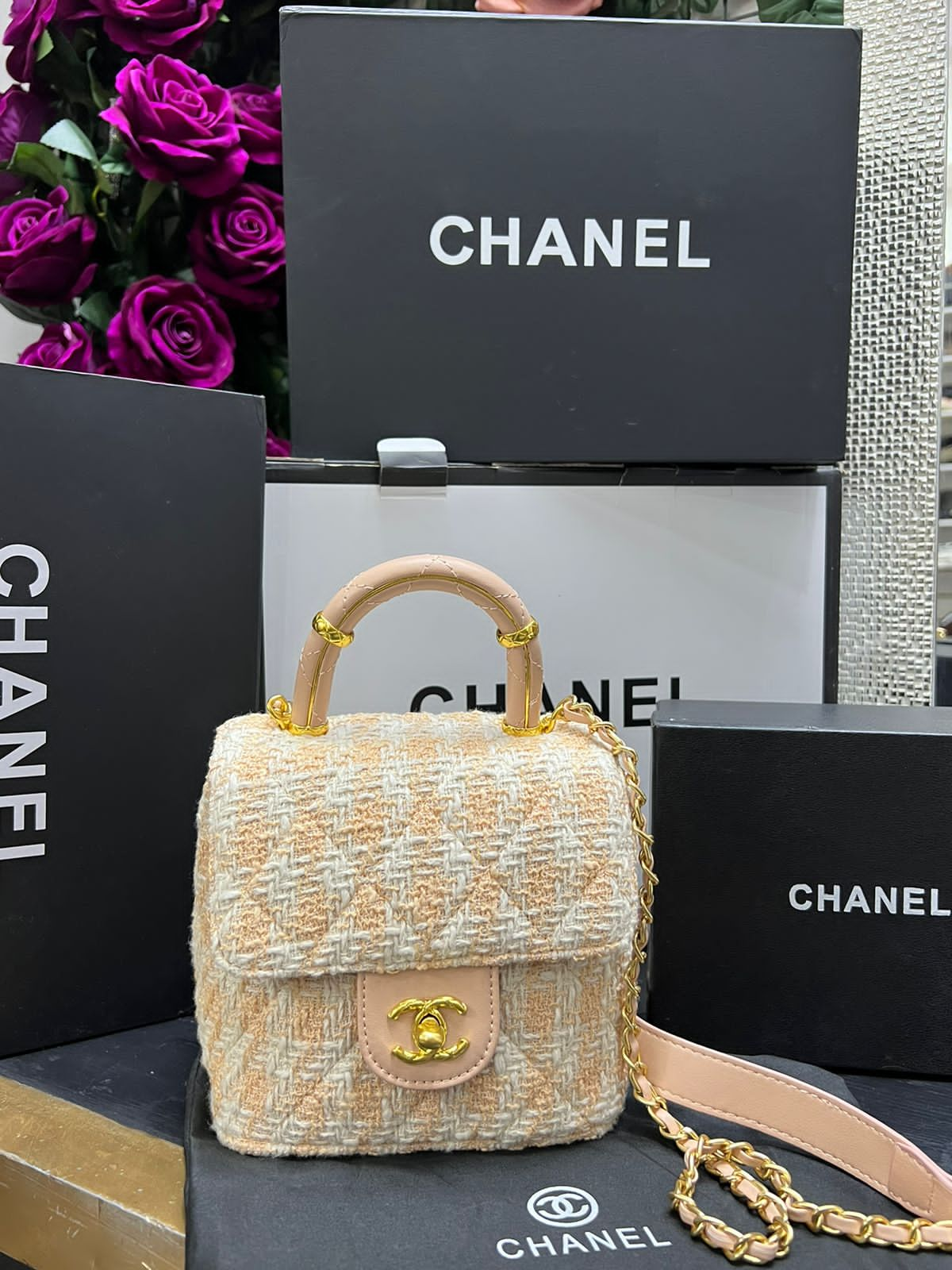 Chanel Blanco con Rosa Crochet con Piel