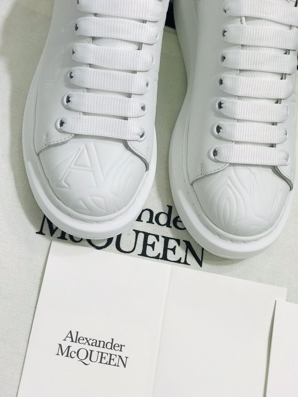 Tenis Alexander Mc Queen blancos