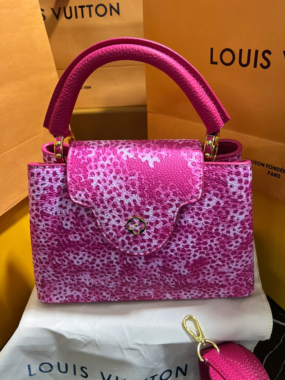 Louis Vuitton Capucine Edición Especial Rosa Piel