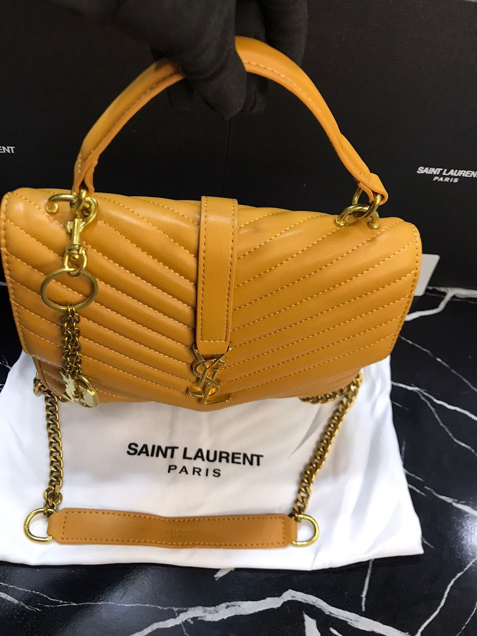 Saint Laurent Amarilla Piel