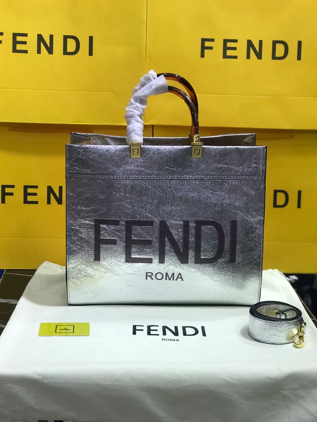 Fendi Plateada Piel