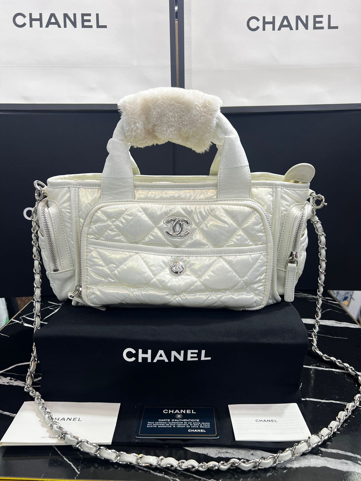 Chanel Edición Especial Textil con Brillos y Piel