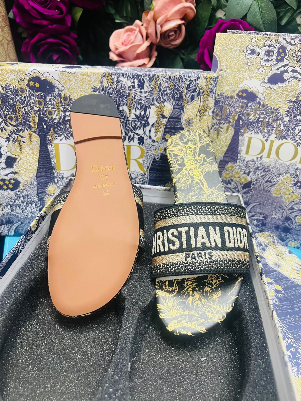 Sandalias Cristian Dior tacón bajo