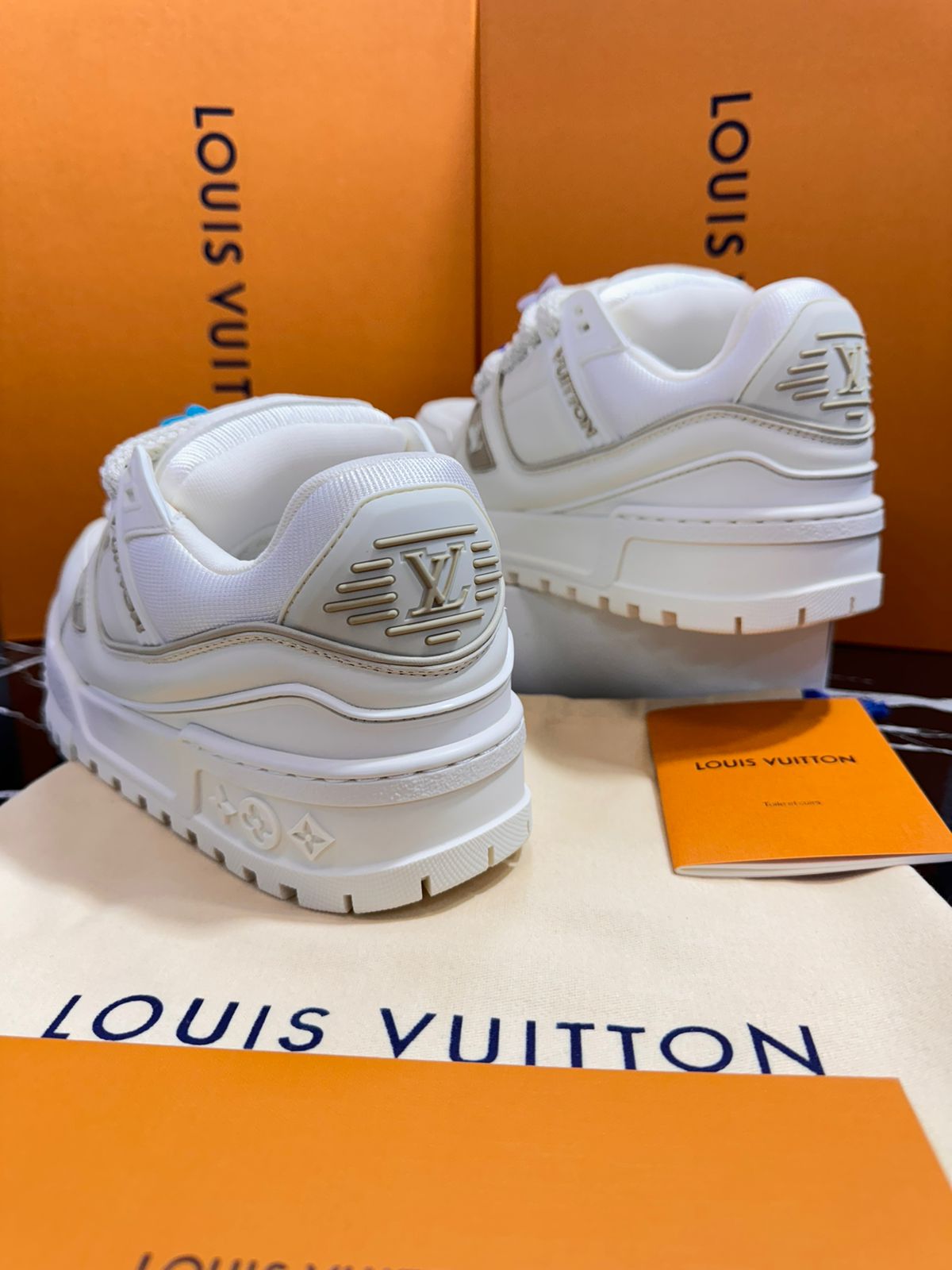 Louis Vuitton ZAPATOS BLANCOS