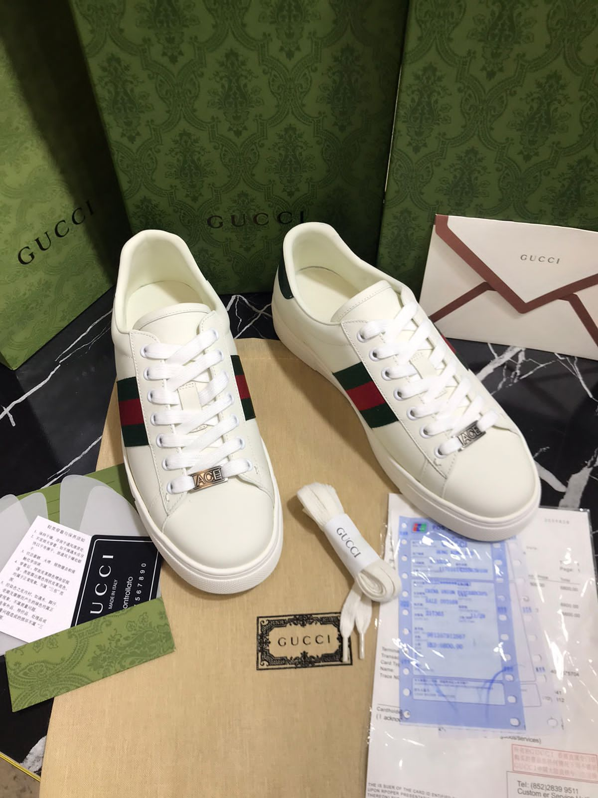 Gucci tenis color blancos Caballero