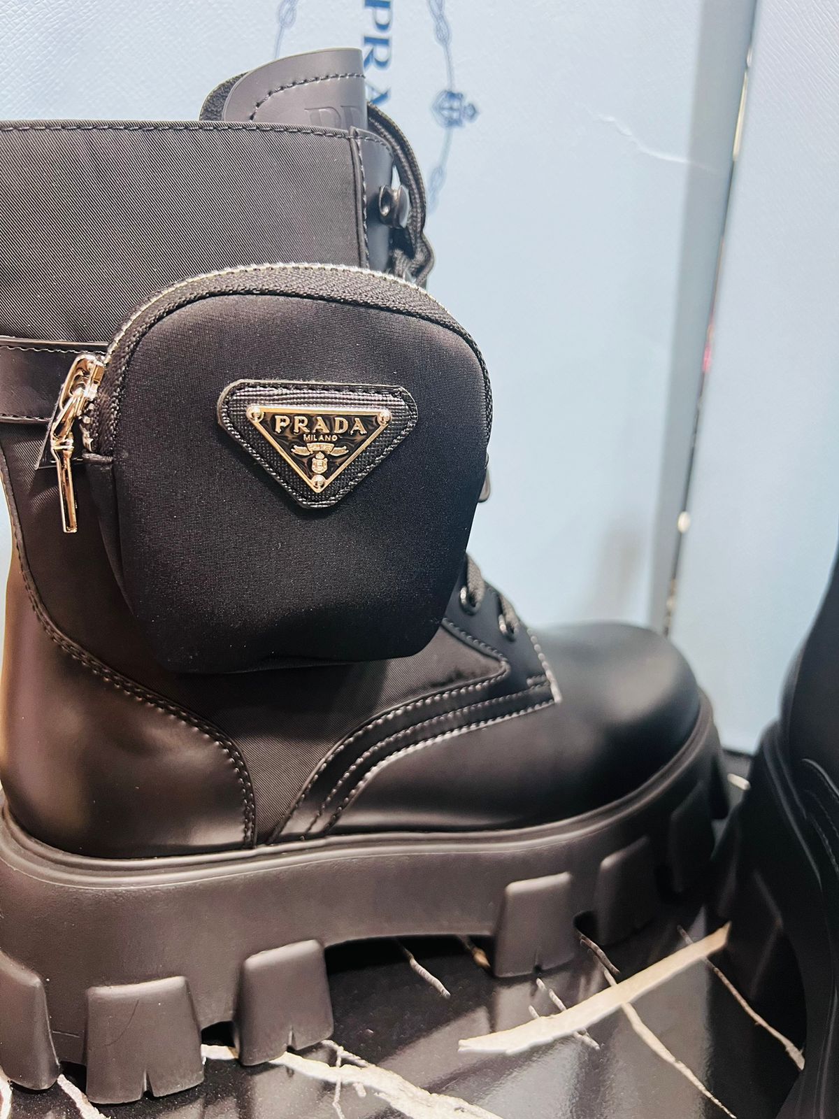 prada botin negros