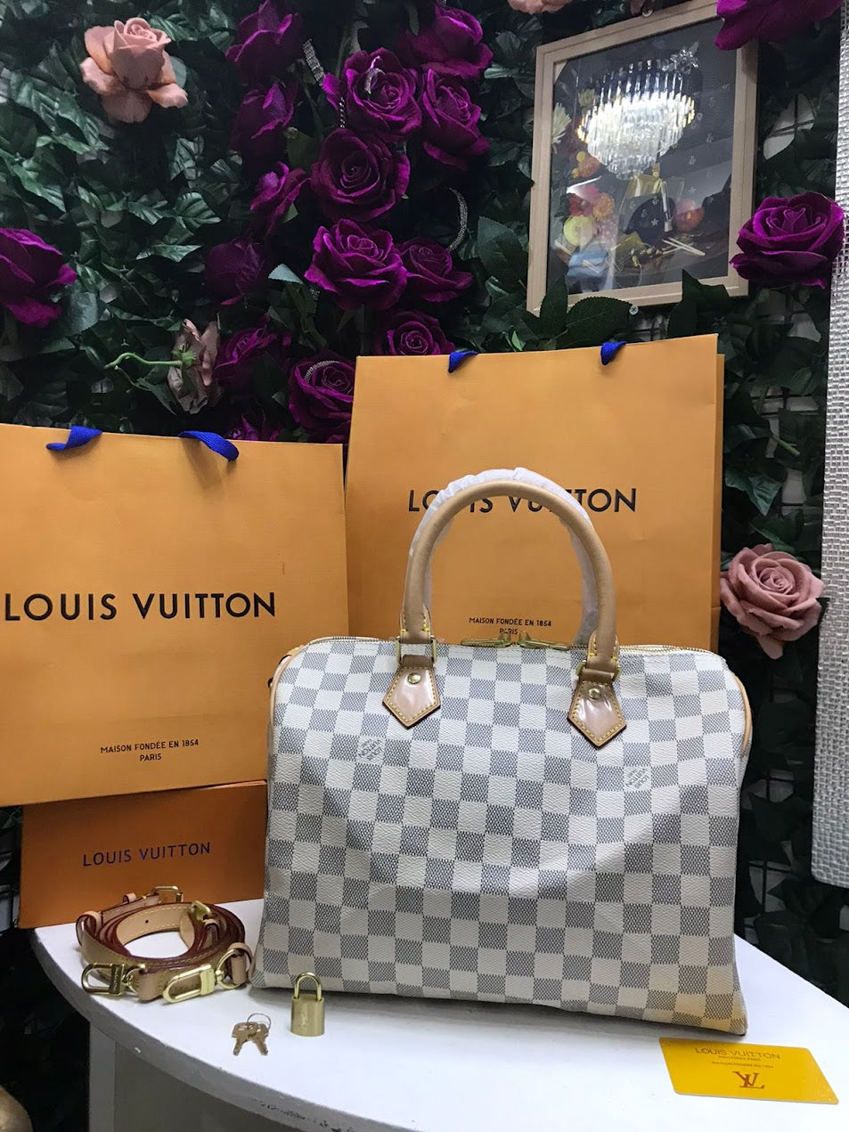 Louis Vuitton Marmoleado Blanco Gris Bordados en Costado Tela