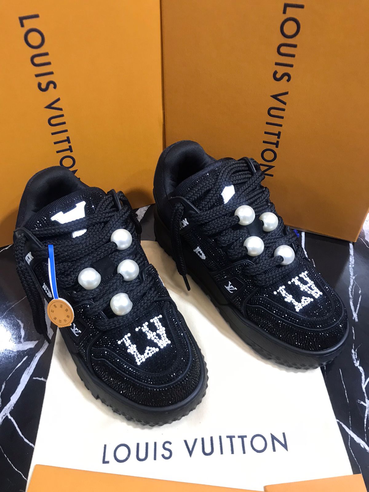 Louis Vuitton tenis negros Caballero