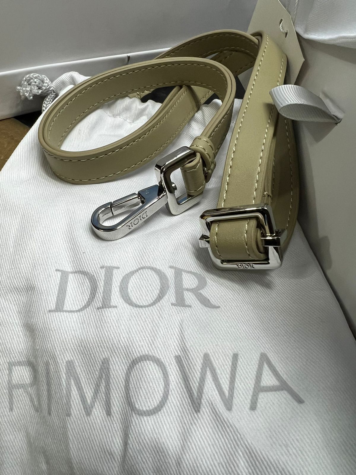 Christian Dior Colaboración Rimowa Rosa