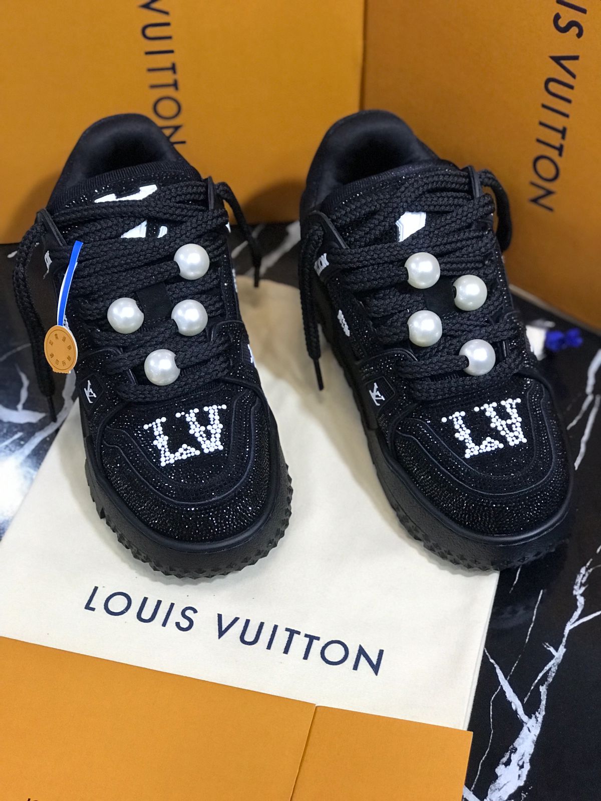 Louis Vuitton tenis negros Caballero