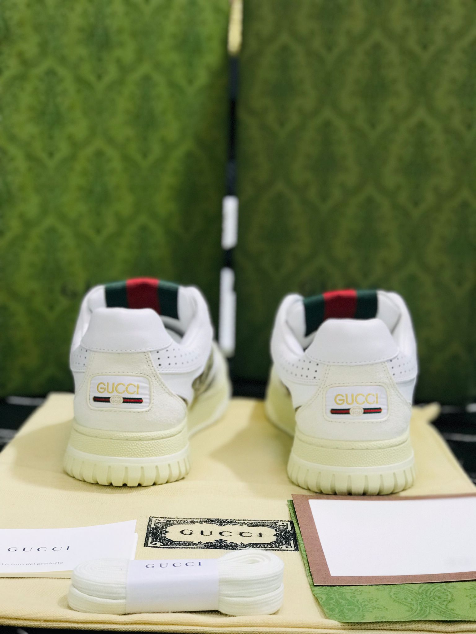 Gucci Tenis color blancos