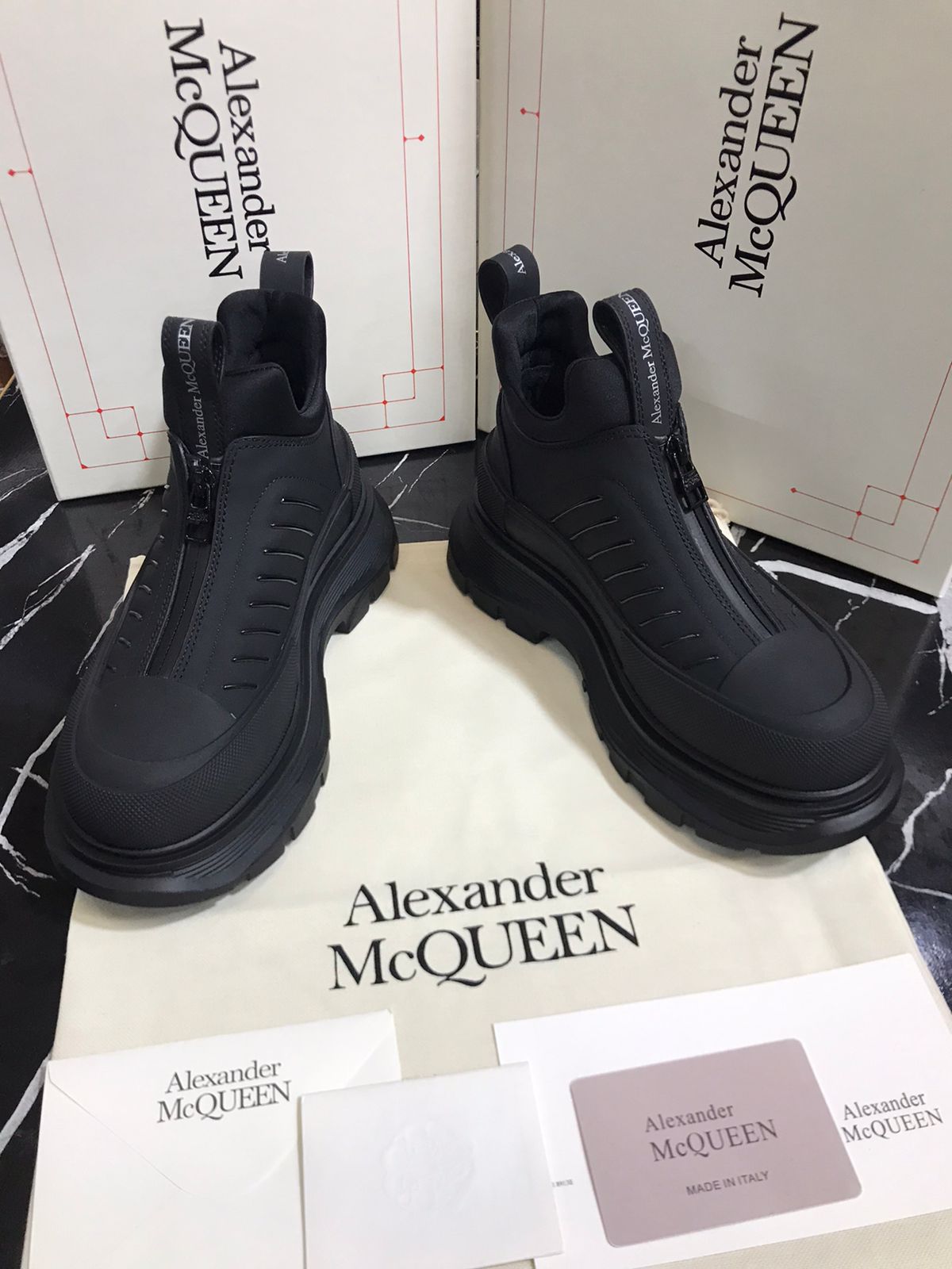 Tenis Alexander Mc Queen botin negros