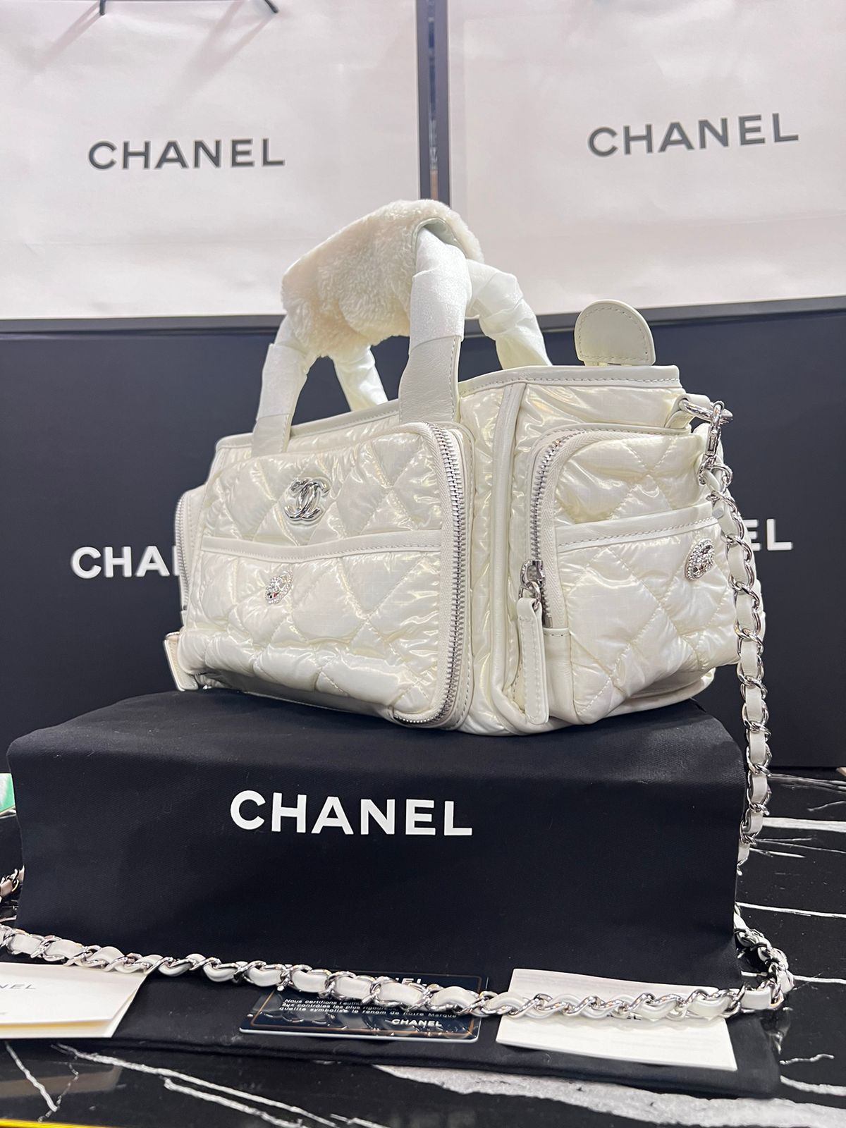 Chanel Edición Especial Textil con Brillos y Piel