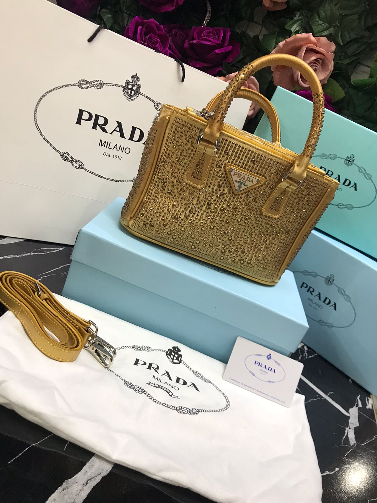 Prada Dorada con Cristal Swarovski Tela