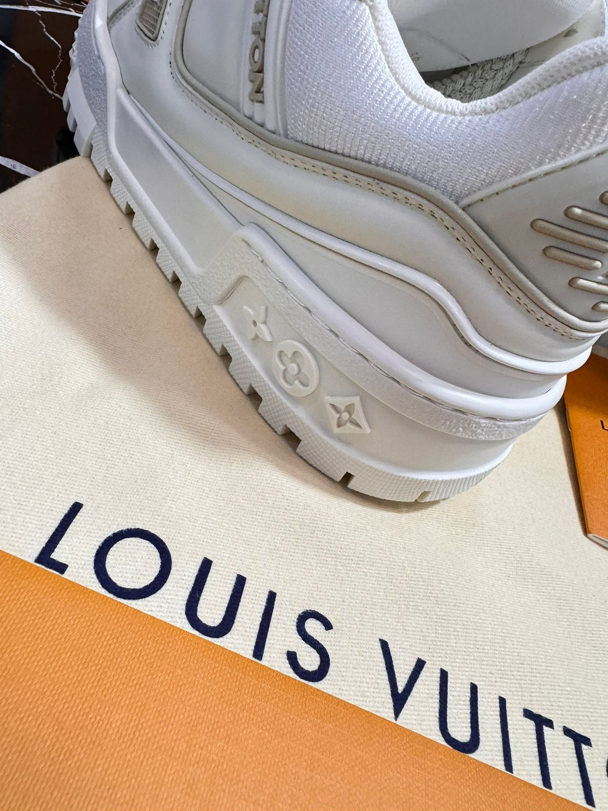 Louis Vuitton ZAPATOS BLANCOS