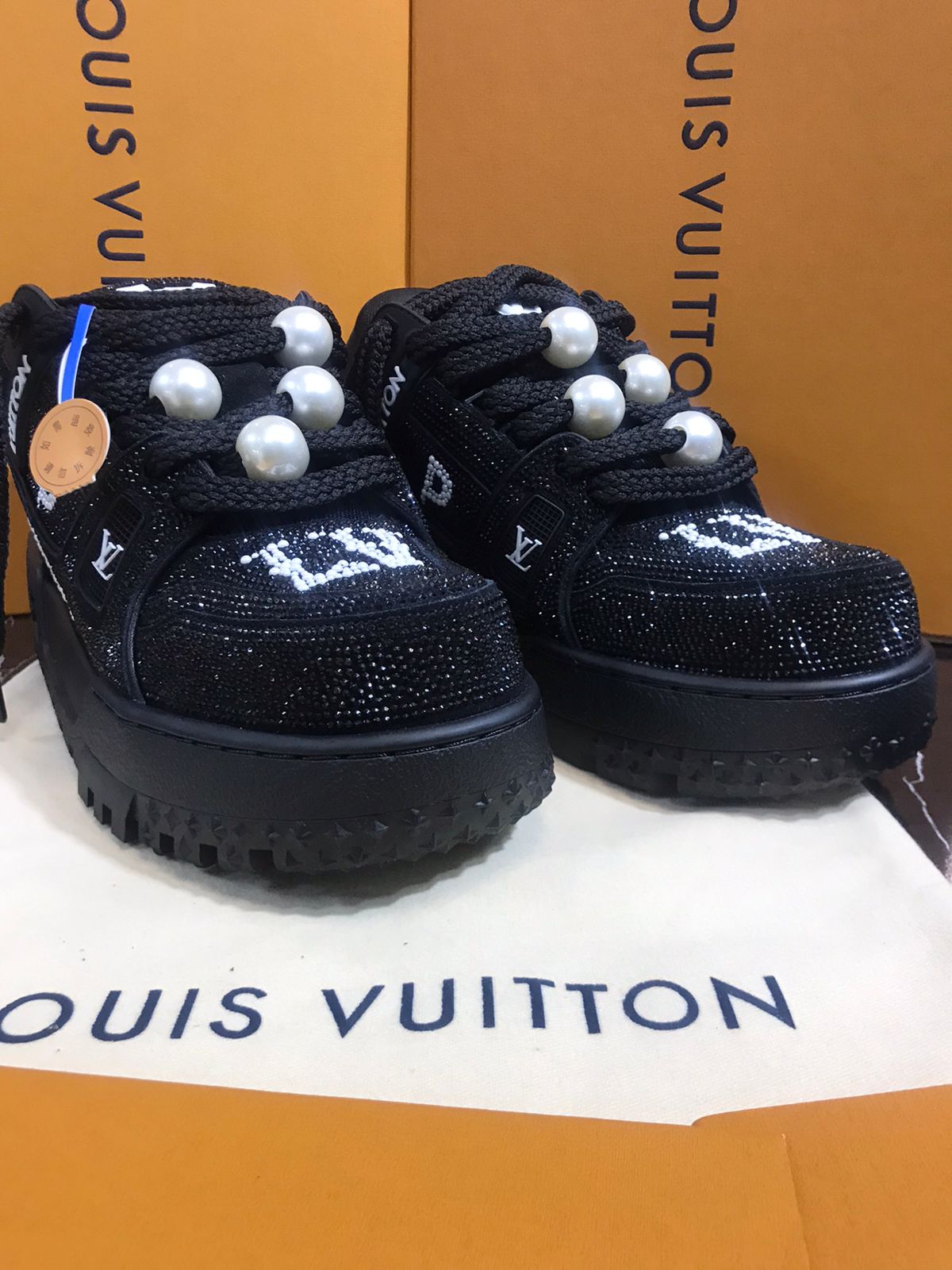 Louis Vuitton tenis negros Caballero