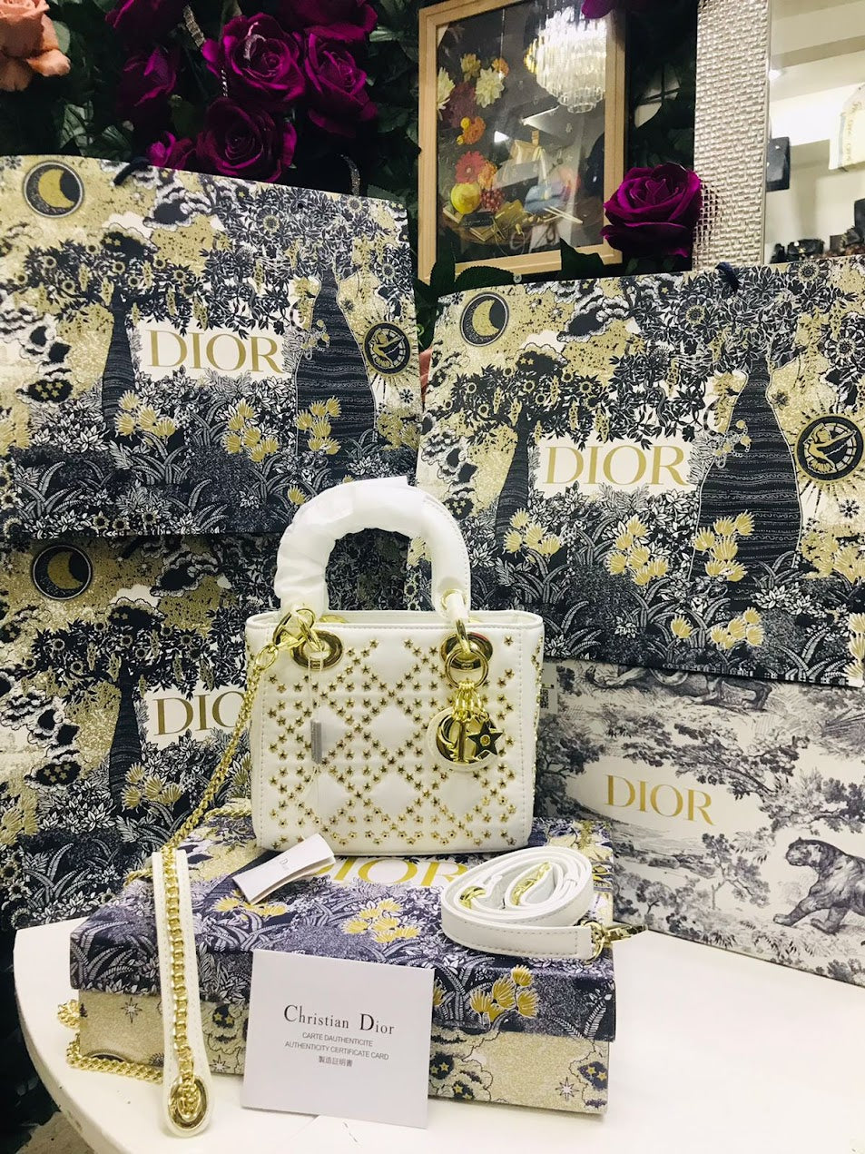 Christian Dior Blanca Encajes de Estrella Dorados Cuero Edición Especial Pequeña