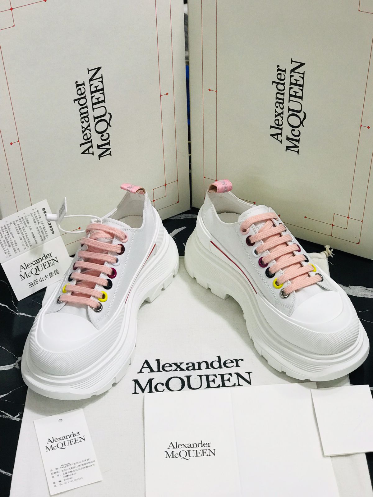 Tenis Alexander Mc Queen BLANCOS