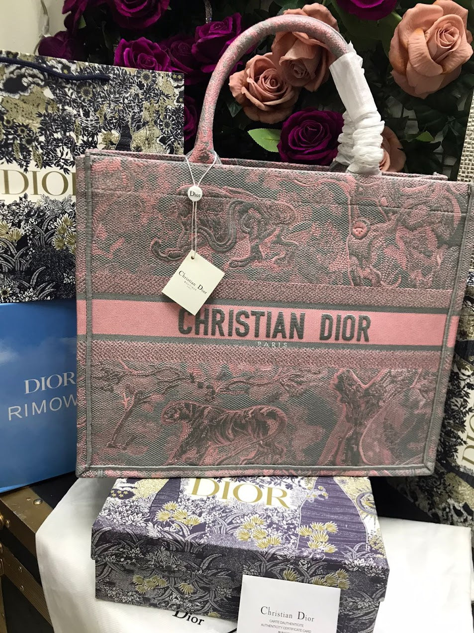 Christian Dior Rojo Patron Tigres Tela Bordada