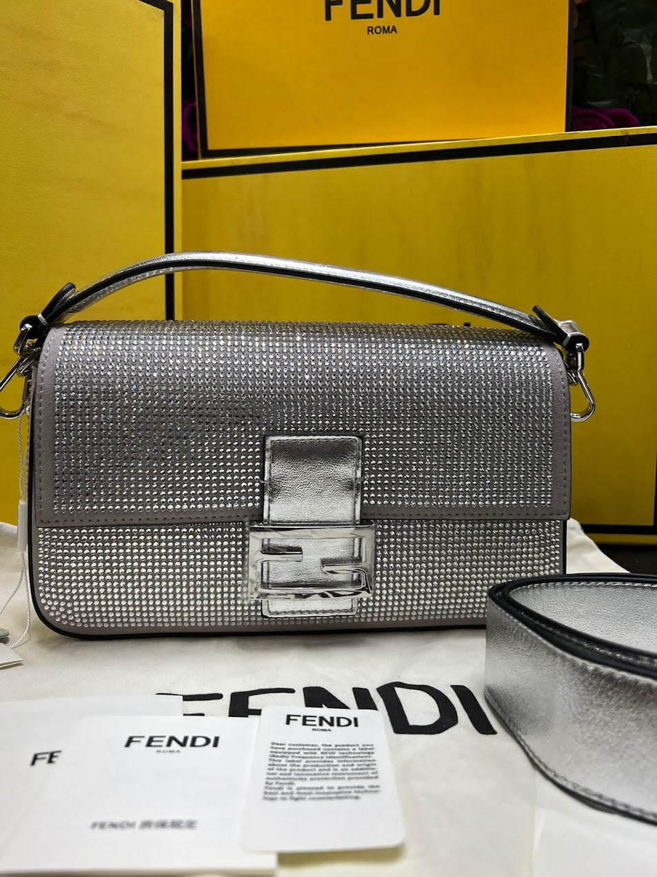 Fendi Plateada Tela