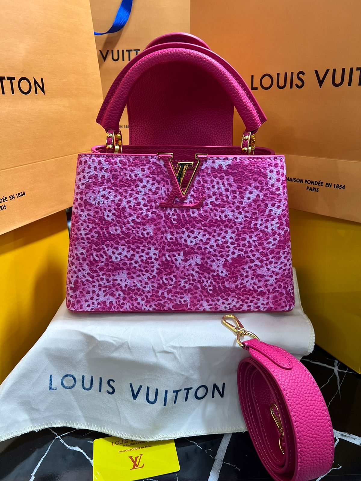 Louis Vuitton Capucine Edición Especial Rosa Piel