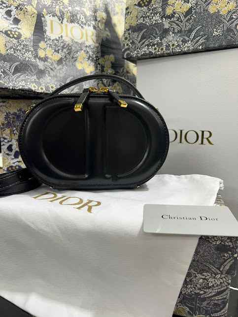 Christian Dior Ovalada Negro Piel