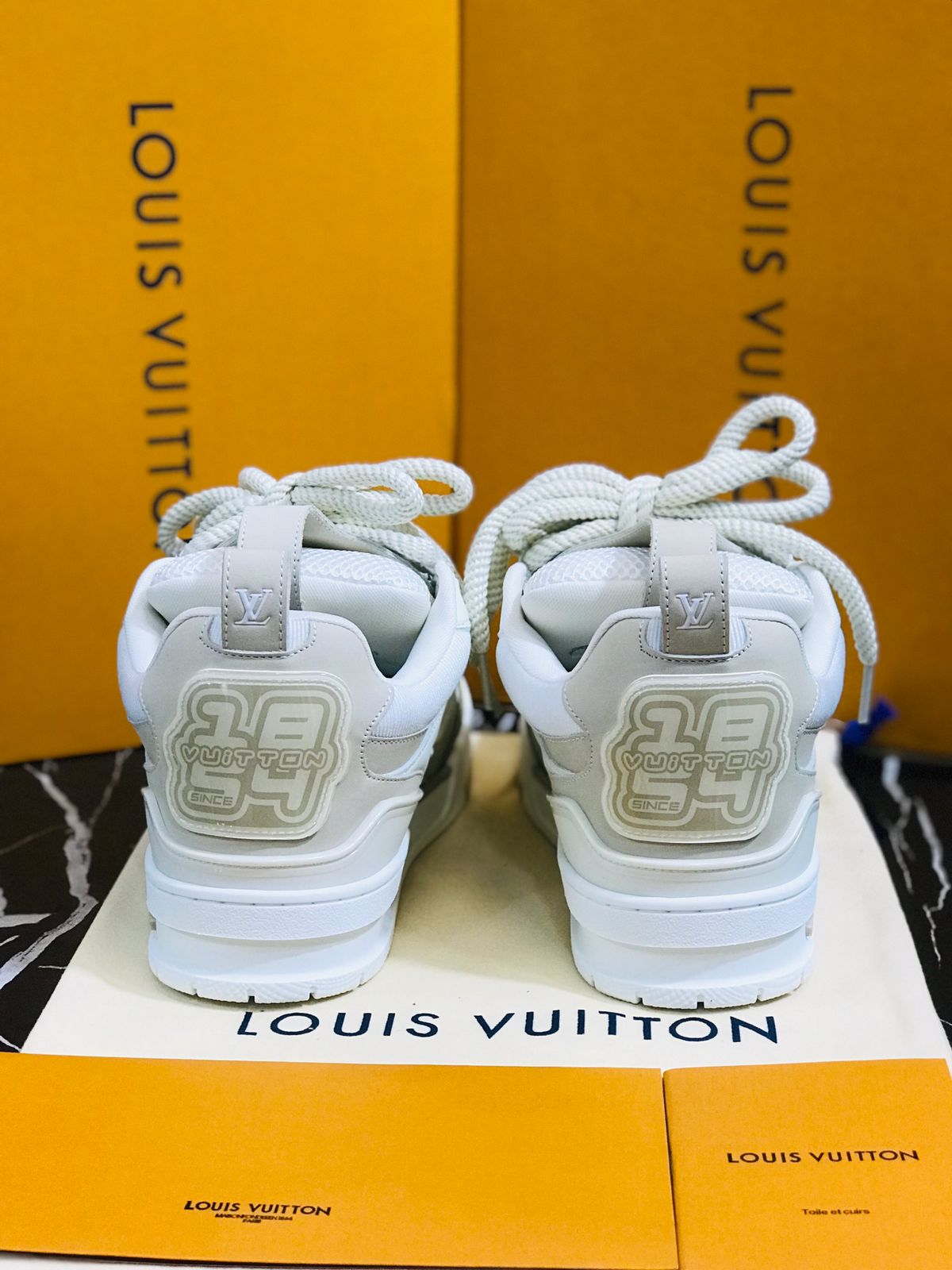 Louis Vuitton blancos Caballero