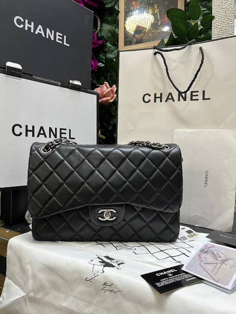 Chanel Maxi Negra Piel