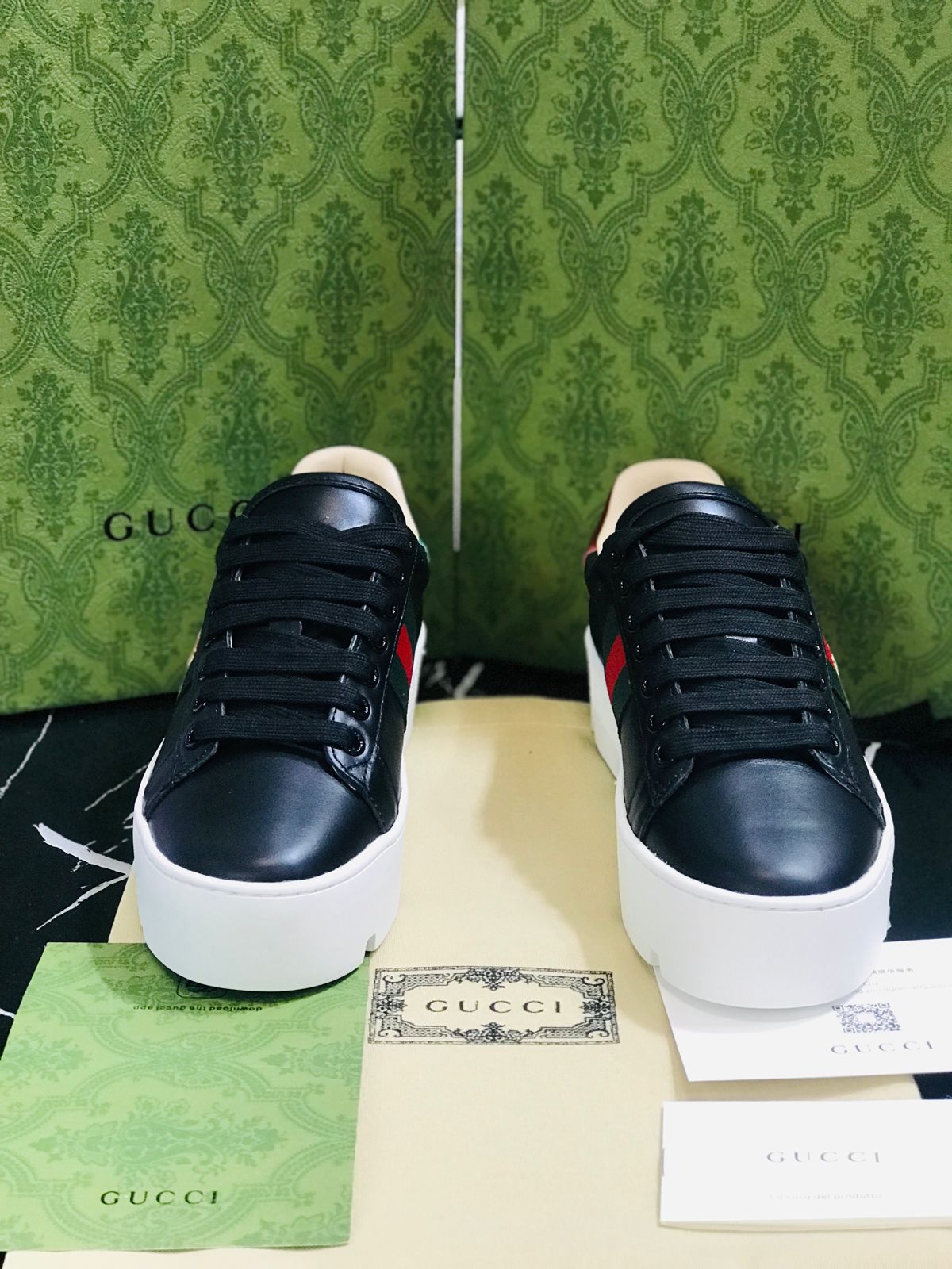 Gucci Tenis con Estampado