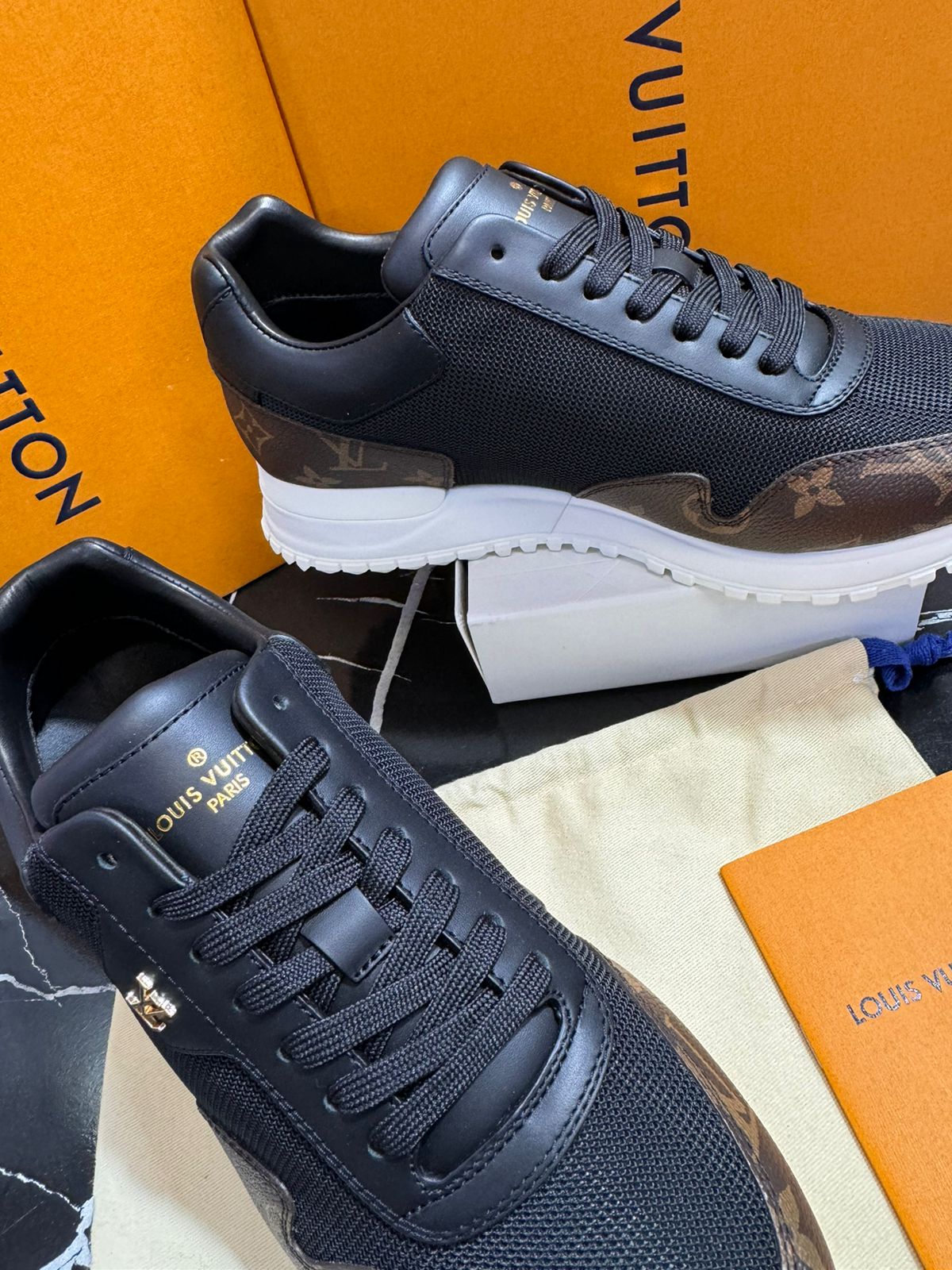 Louis Vuitton Tenis cafés Caballero