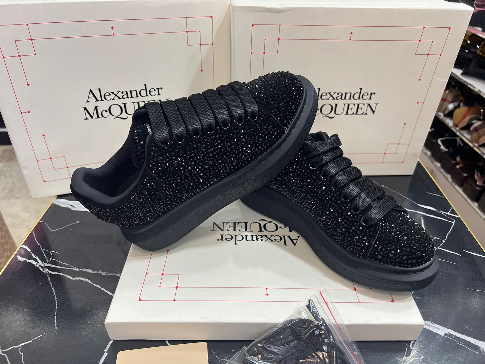 Tenis Alexander Mc Queen negros