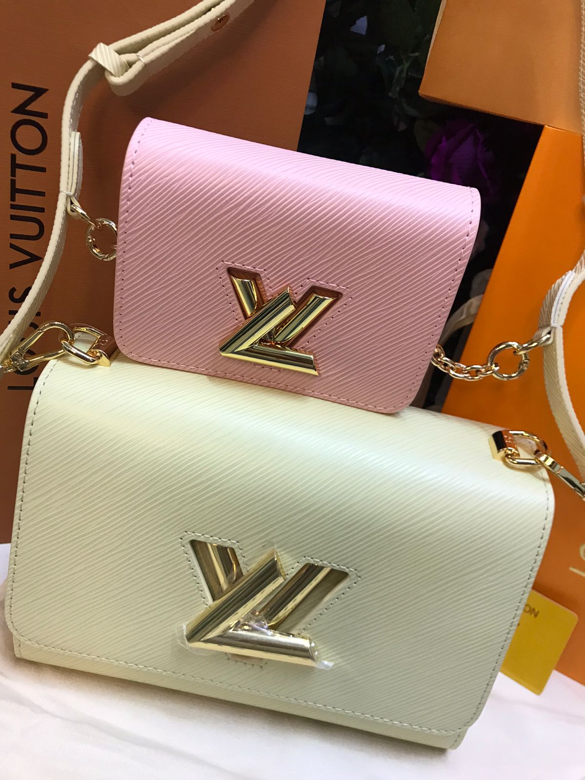 Louis Vuitton Beige con Monedero Rosa Piel