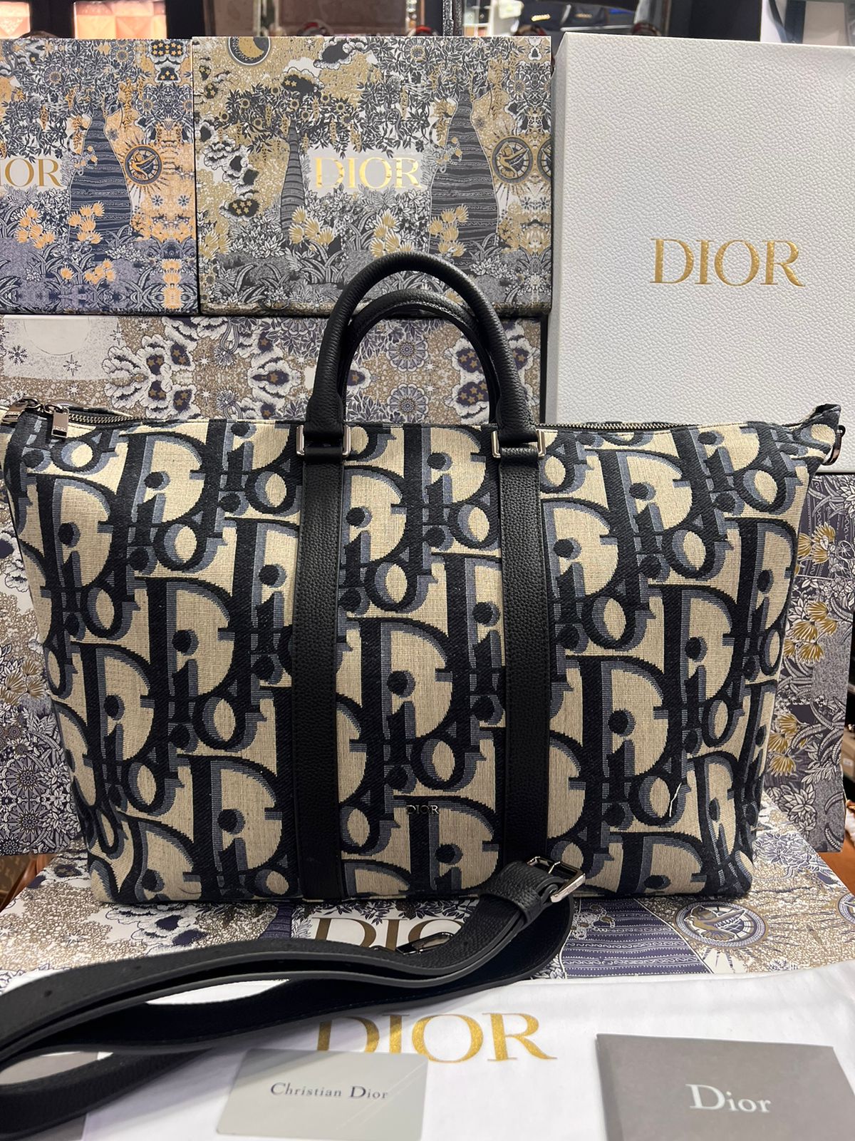 Christian Dior Bordada con Piel