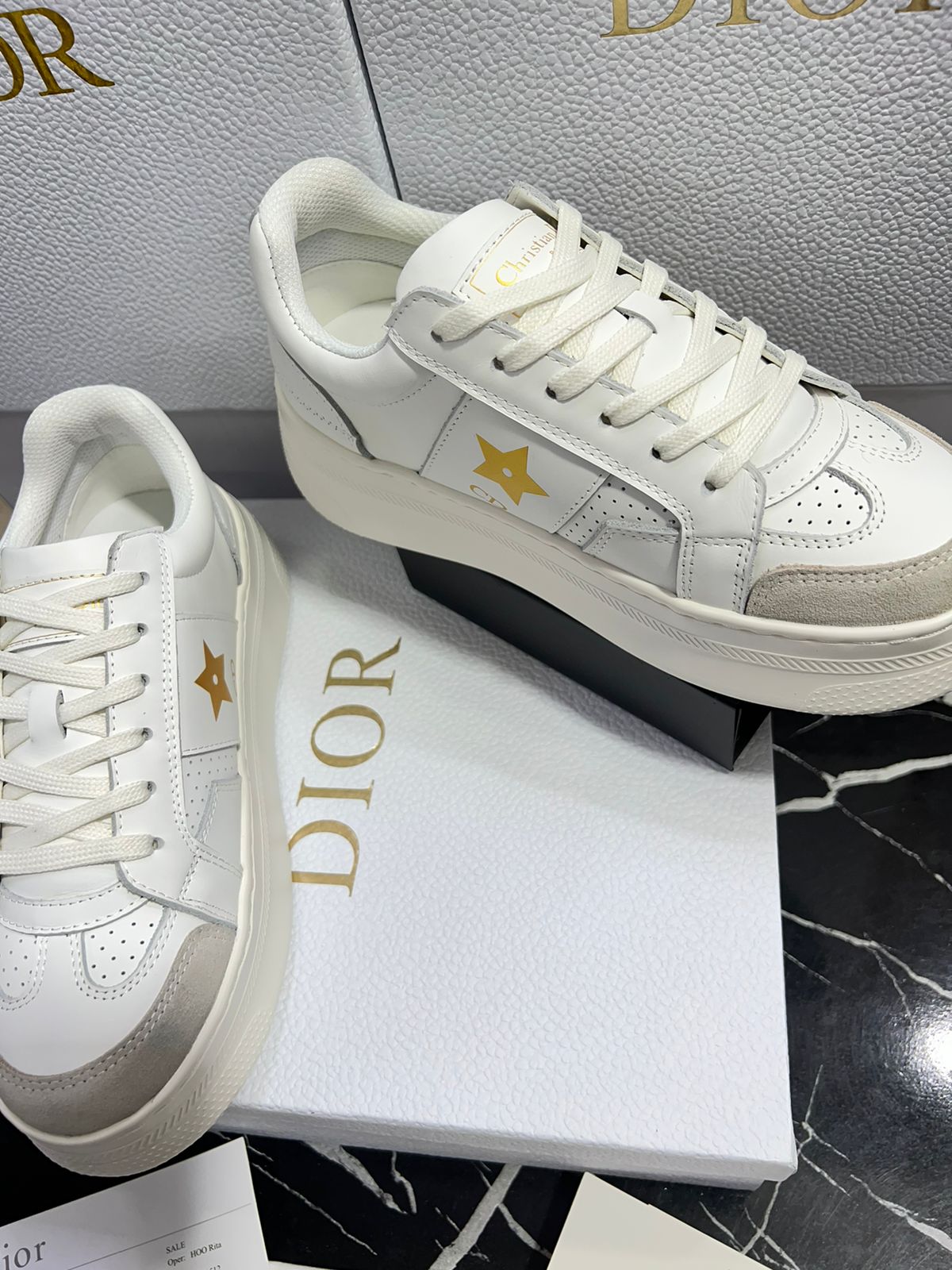 Christian Dior Tenis color blancos