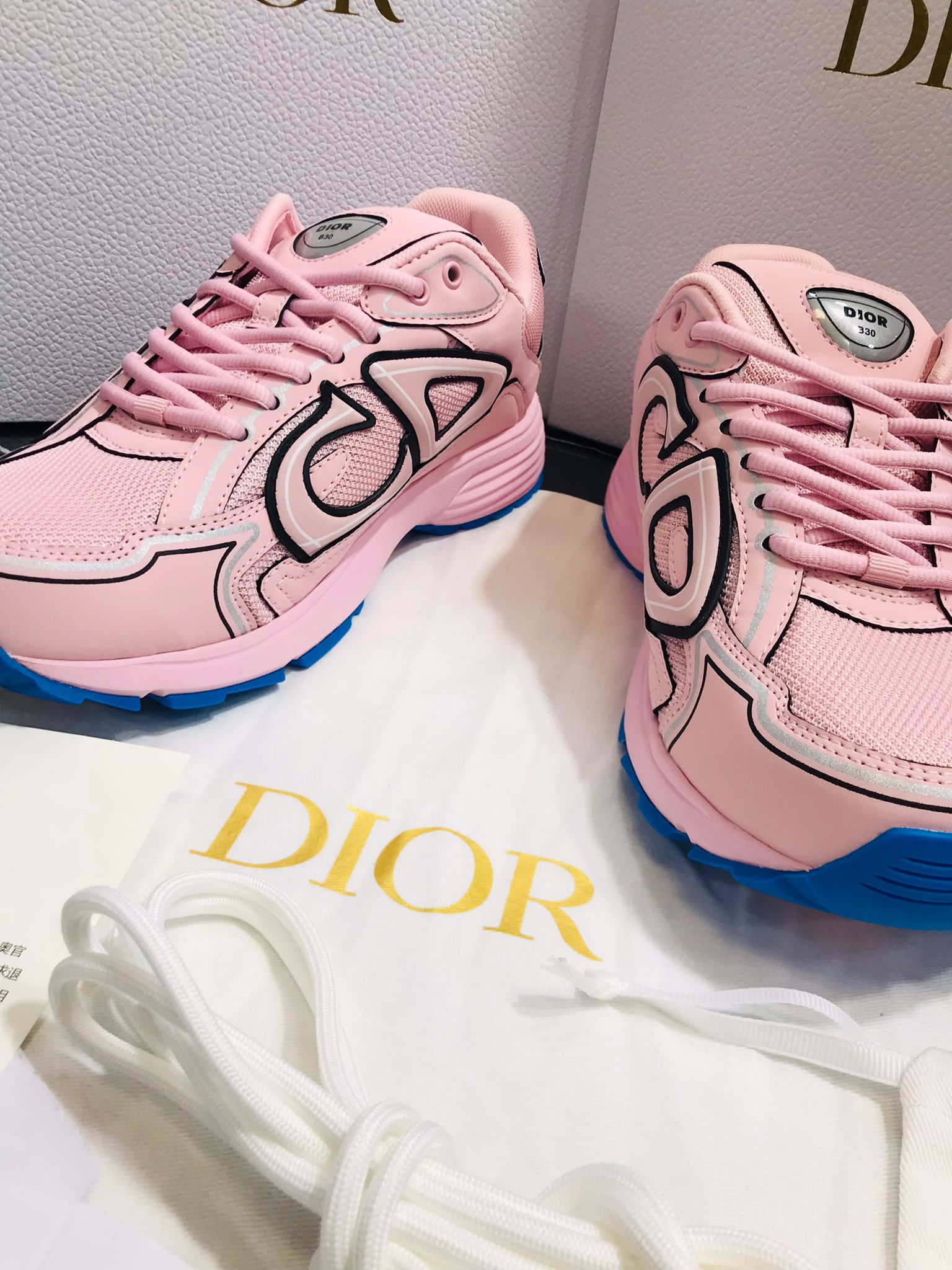 Christian Dior Tenis color rosa