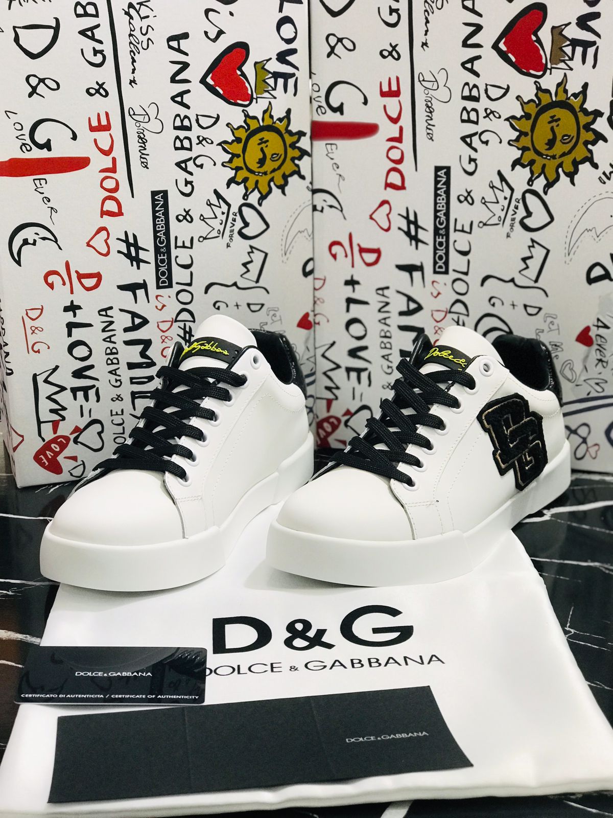 Dolce Gabbana Tenis color blanco con negro