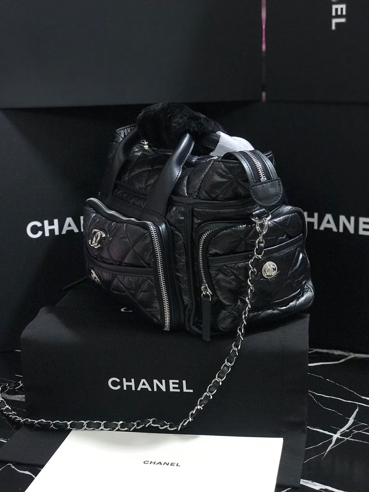 Chanel Edición Especial Negro Piel y Textil con brillitos