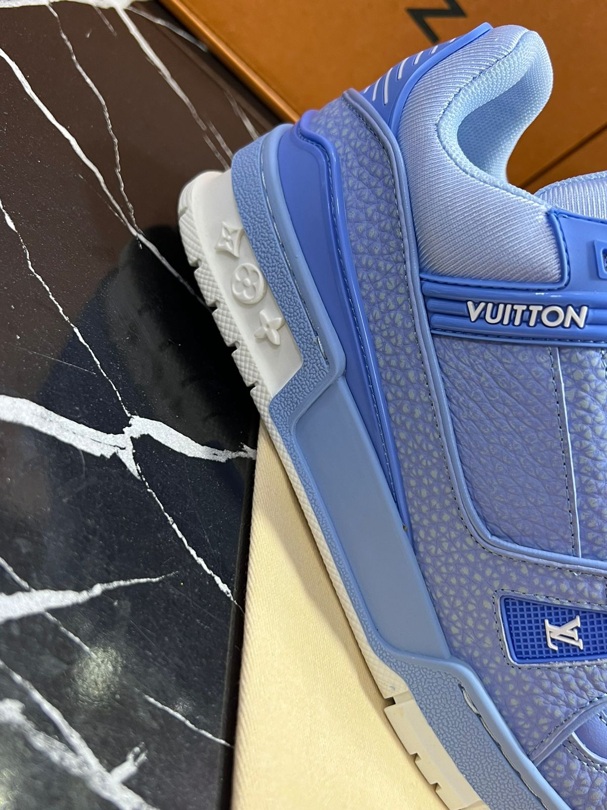 Louis Vuitton Tenis color azul