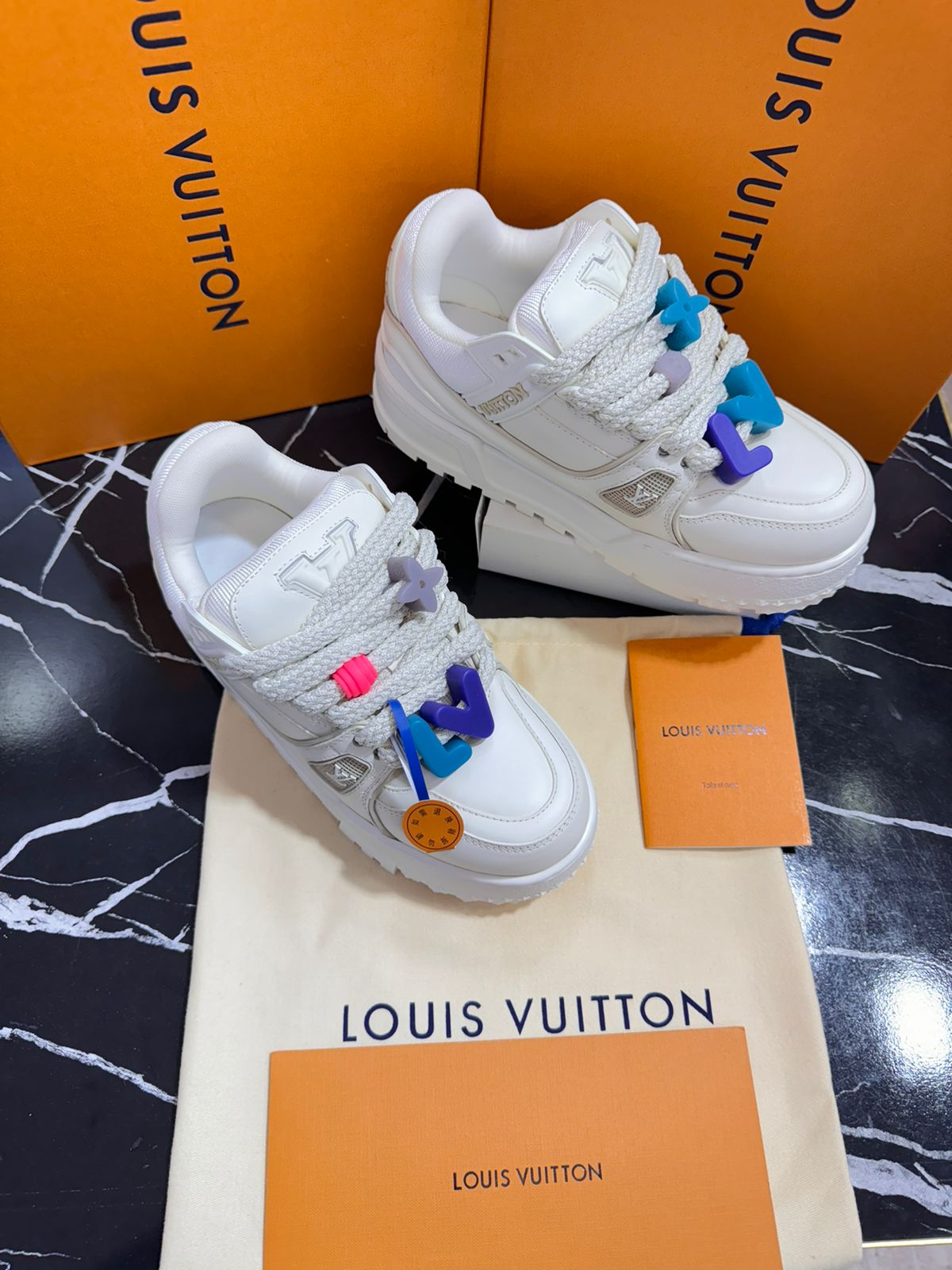 Louis Vuitton ZAPATOS BLANCOS