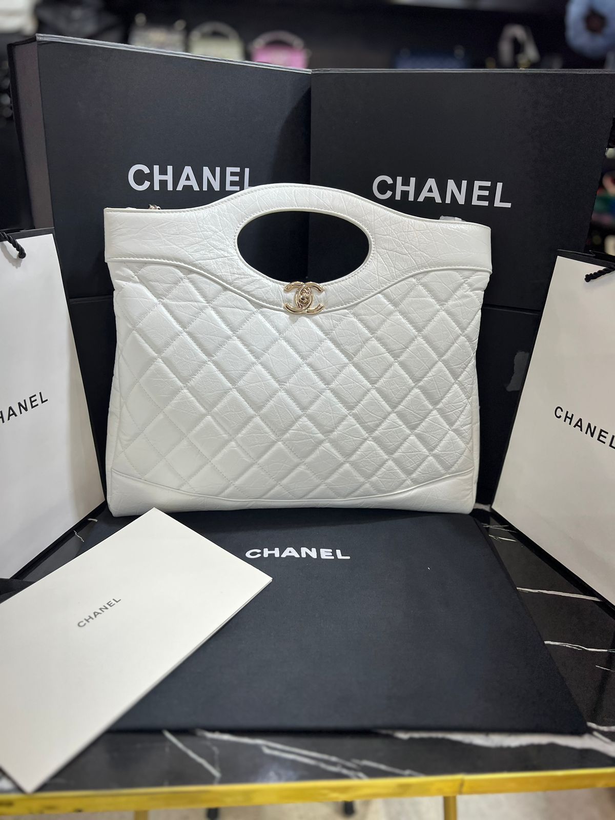 Chanel Blanca Piel