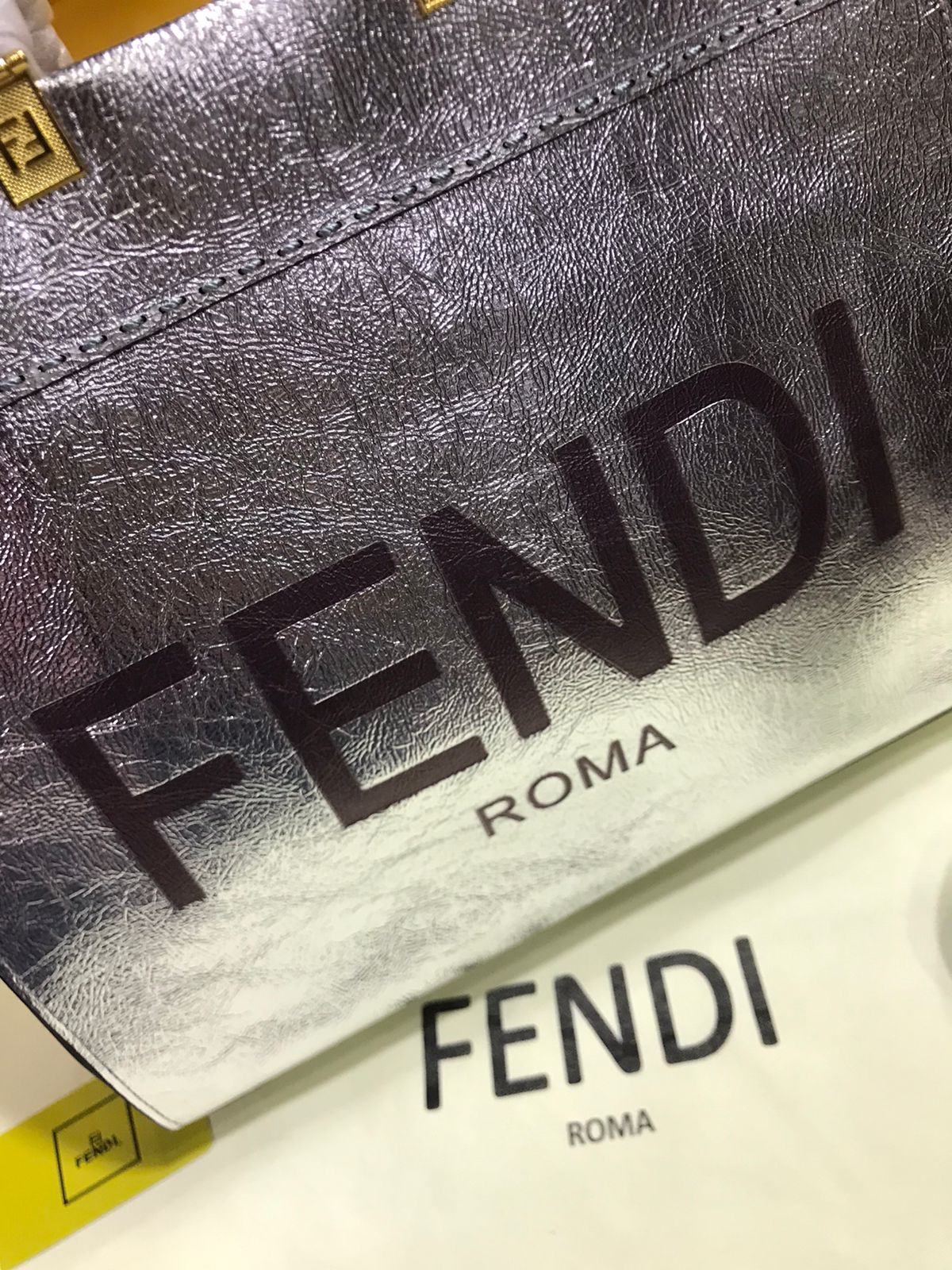 Fendi Plateada Piel