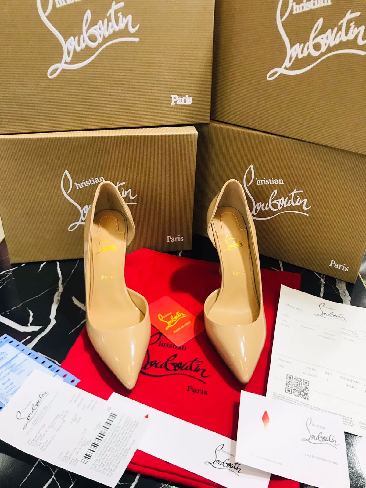 Louboutin Tacones color crema