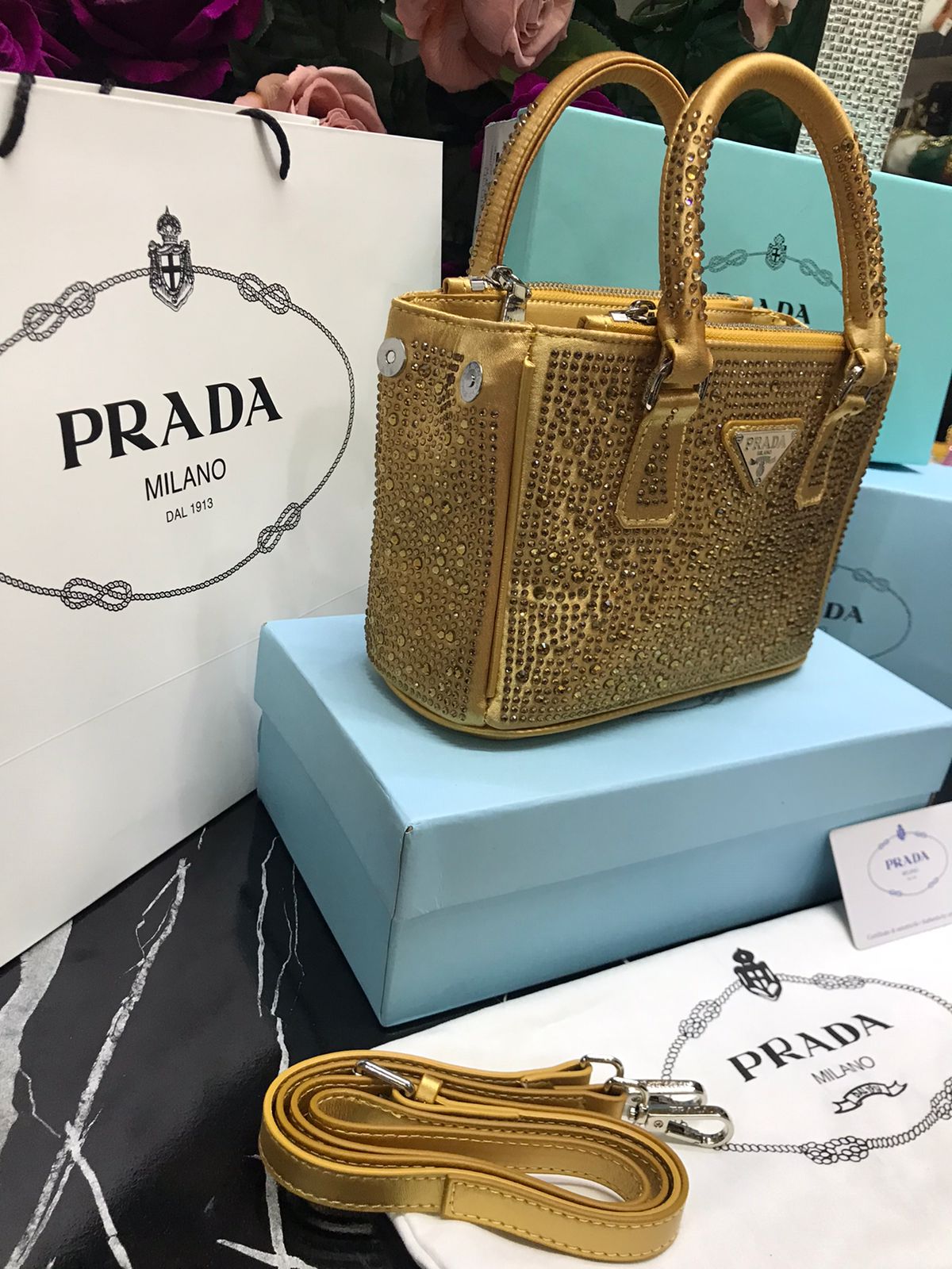 Prada Dorada con Cristal Swarovski Tela