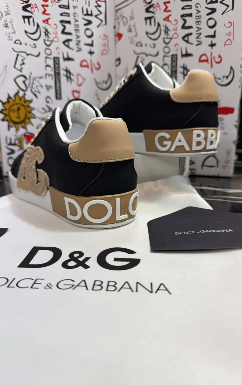 Dolce Gabbana negro con dorado