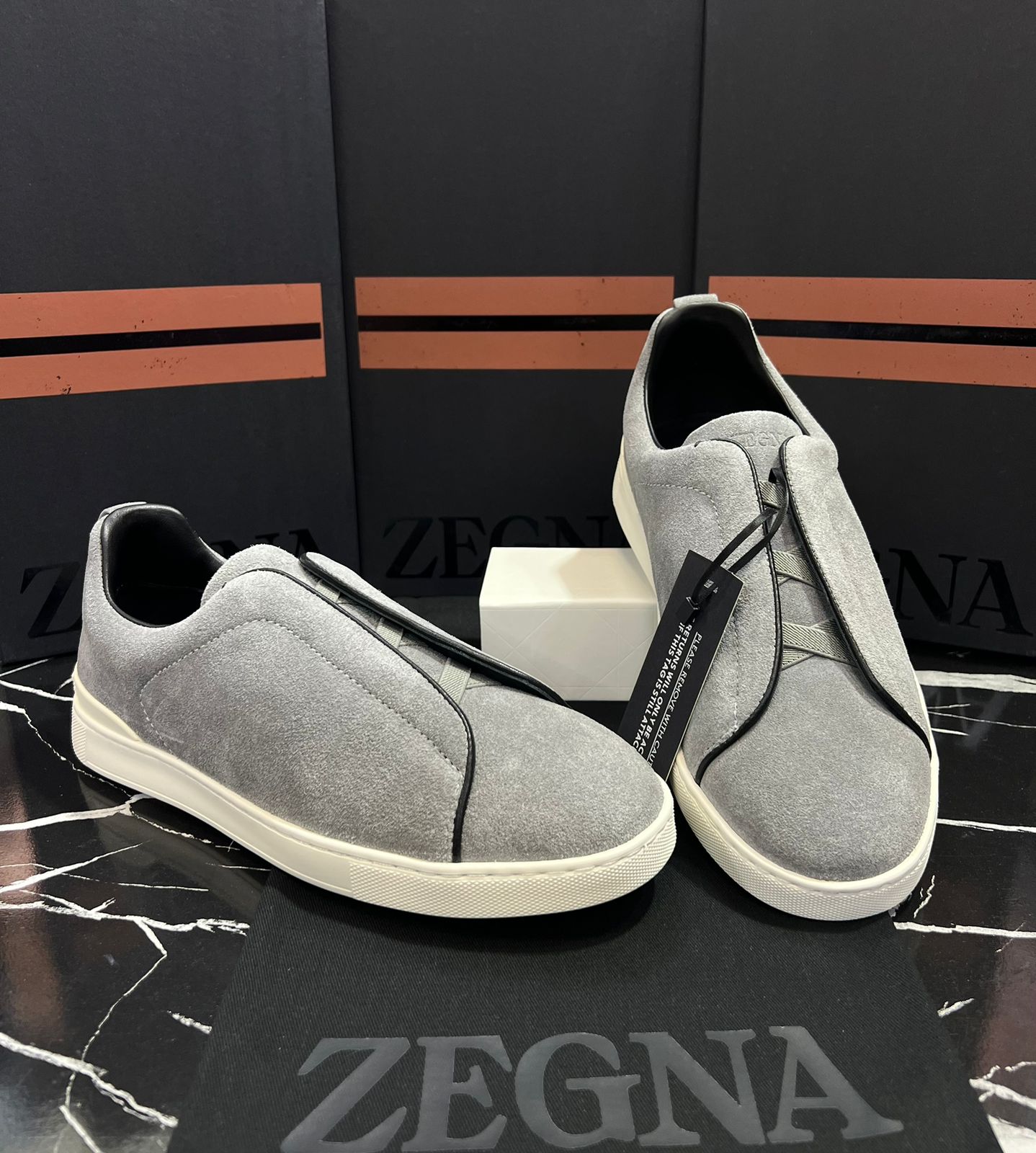 Zegna tenis color gris Caballero