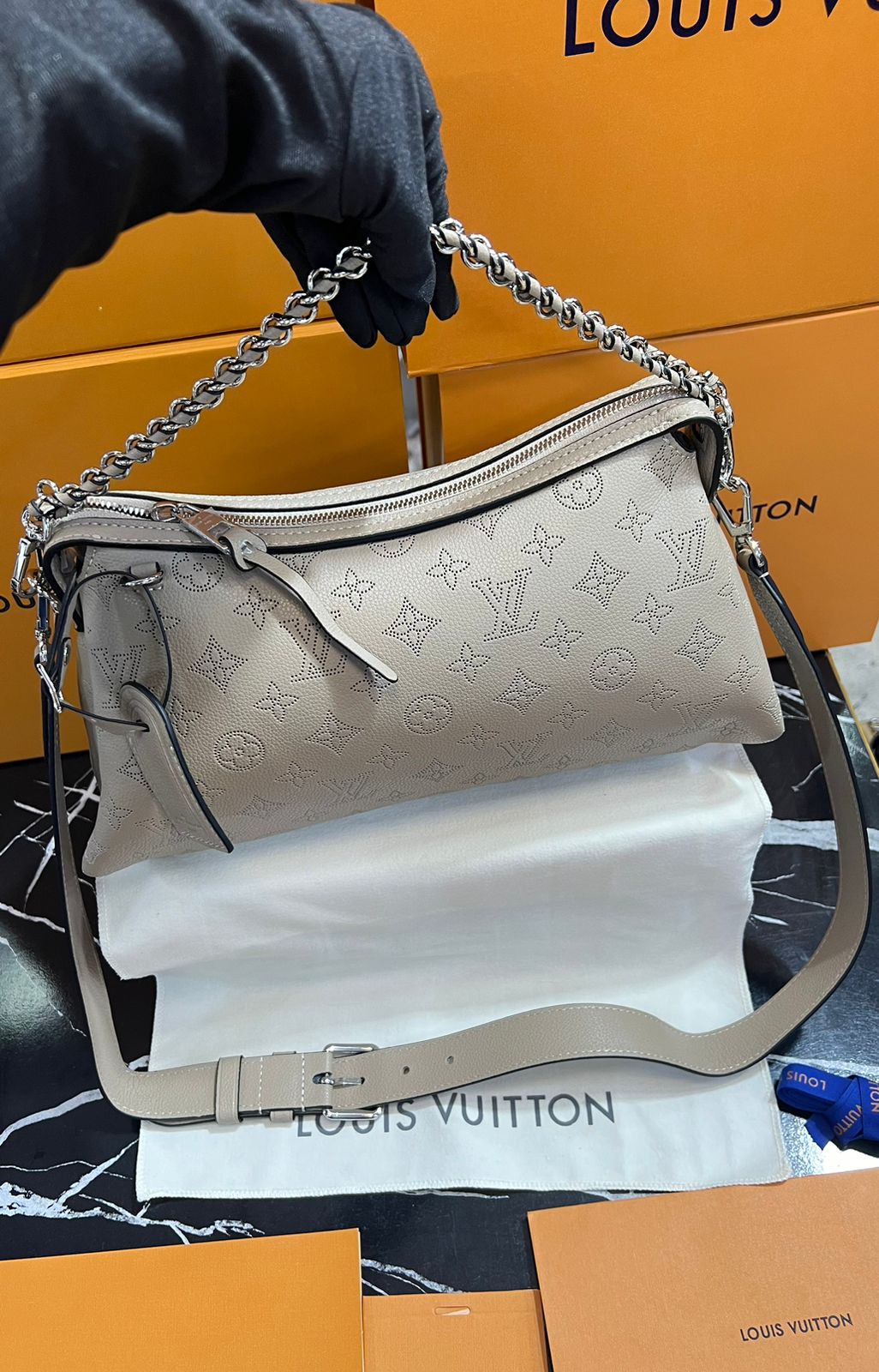 Louis Vuitton Beige Piel