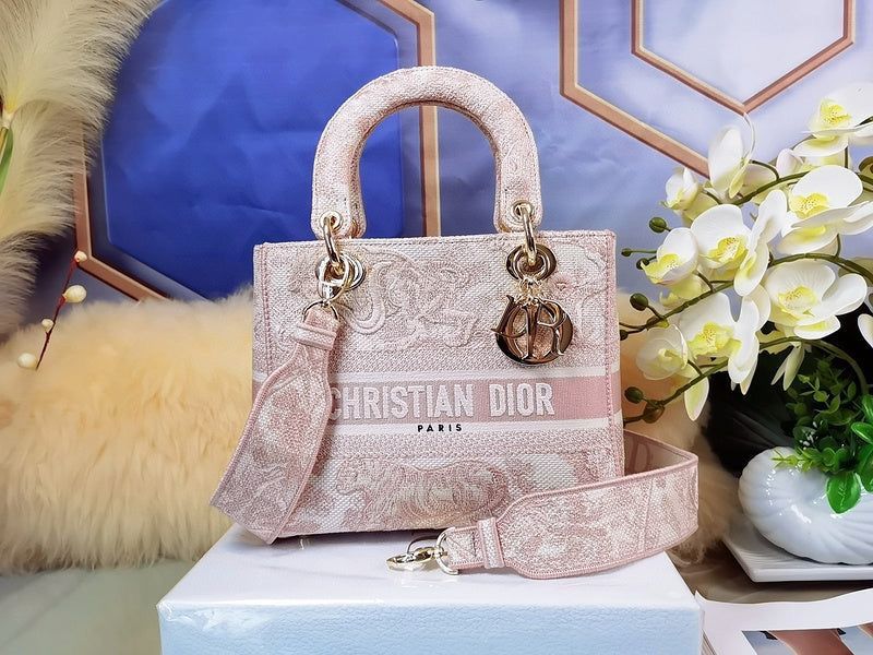 Christian Dior Rosa Bordada