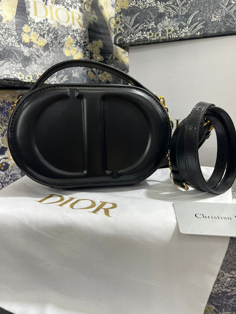 Christian Dior Ovalada Negro Piel