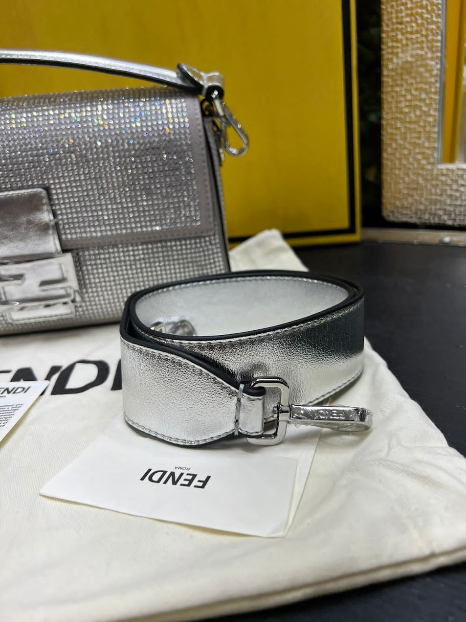 Fendi Plateada Tela